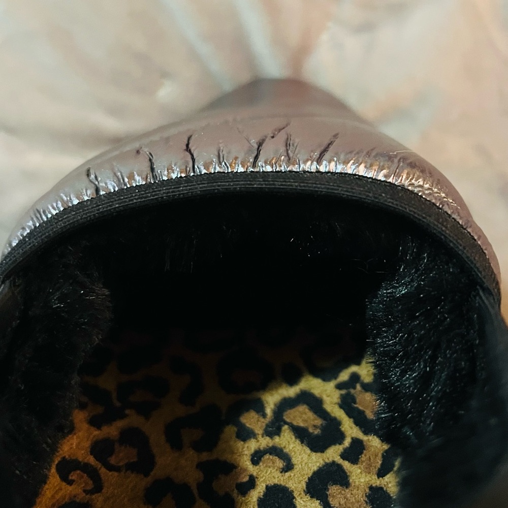 P448 Slip On Sneaker Silver Faux Fur Lining Silver Black 38 - Picture 7 of 13